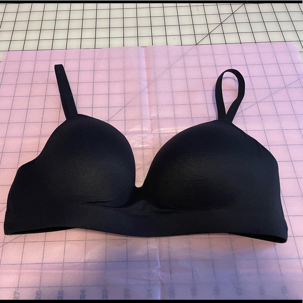 Soma Enbliss Wireless 36B Black